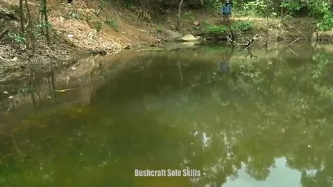 Bushcraft + Camping + The Shelter Floating On The River Around Mountain Overnight