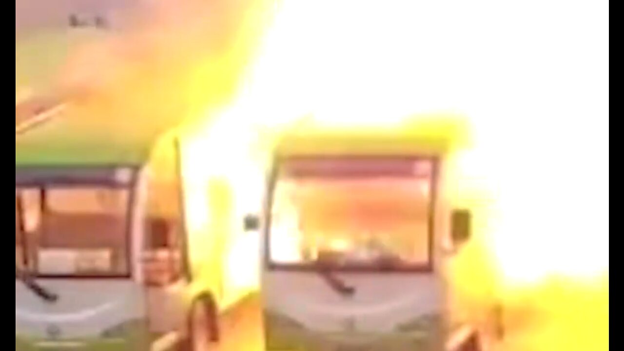 Video compilation of electric (1) and CNG (6) busses burning