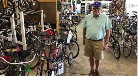 'Jack The Bike Man' spreads joy to children this holiday season