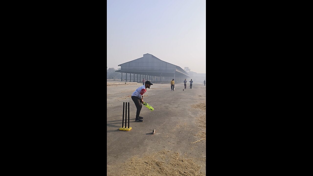 Shor to 6-6 ka mcha rha the lekin out hi ho gya 😂😂 #cricketvideos #cricketshorts