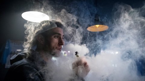 E-Cigarette Use Can Damage Your DNA, Study Finds