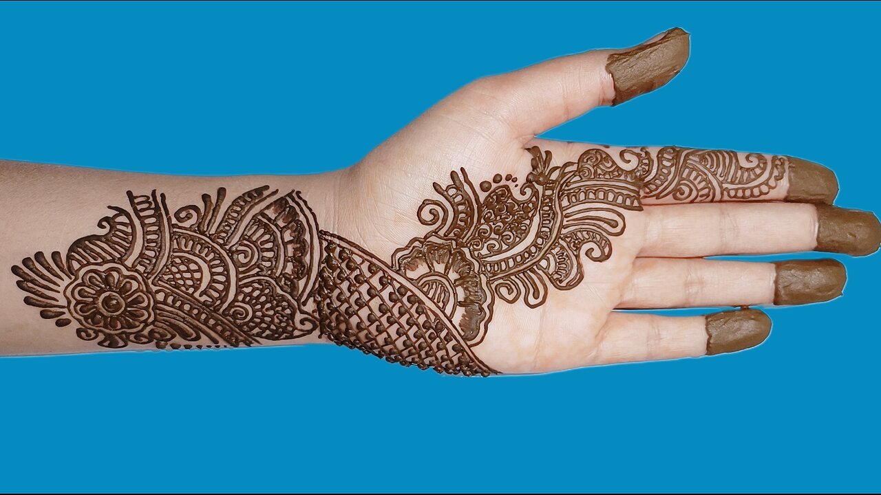 A Simple mehndi designs in a short time