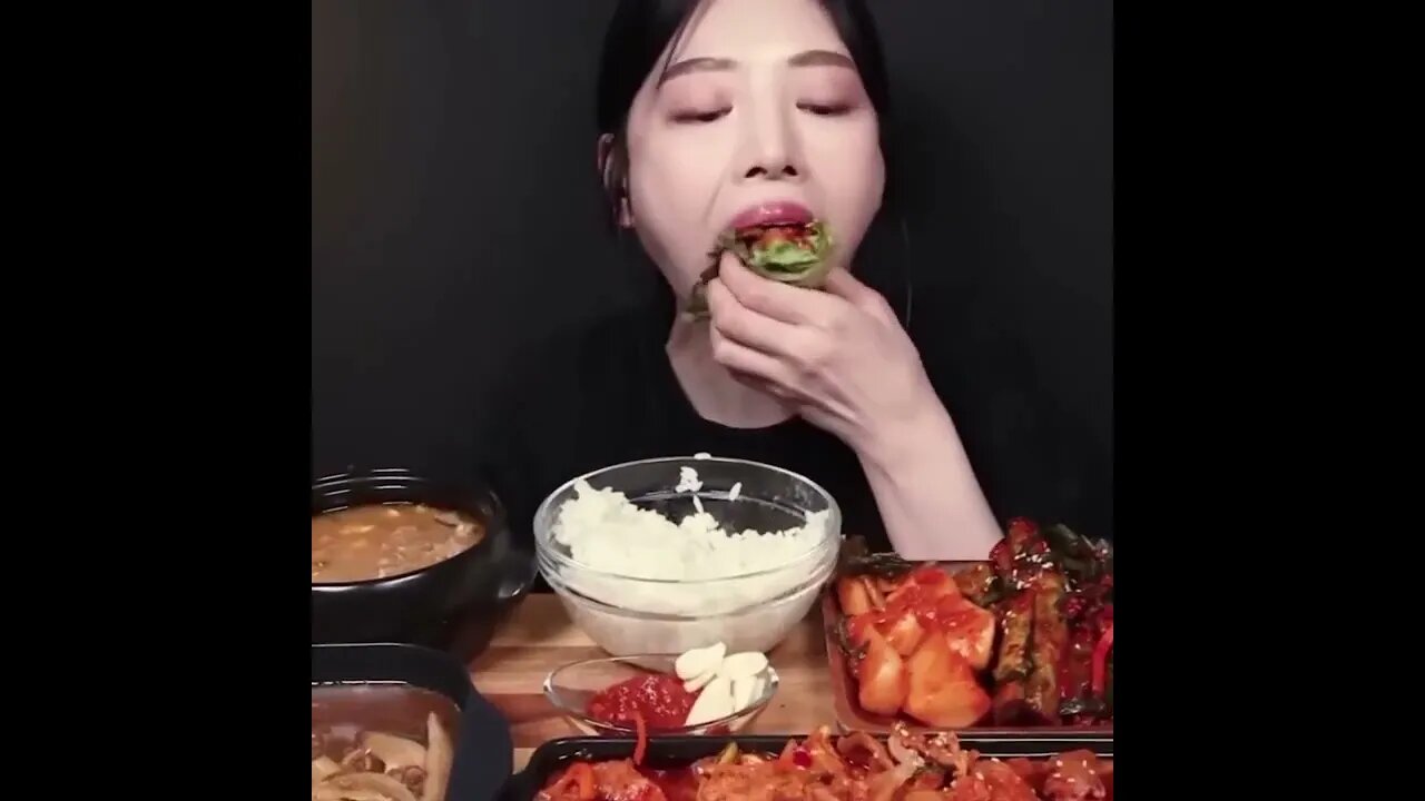 #chinafood #chinacooking #chinaeating #chinaeating #eating #eatingshow #viral #trending #fypシ #short