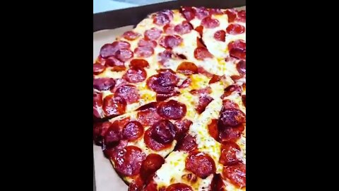 NY pepperoni pizza | @__love_of_life on IG 🍕🍕 #shorts