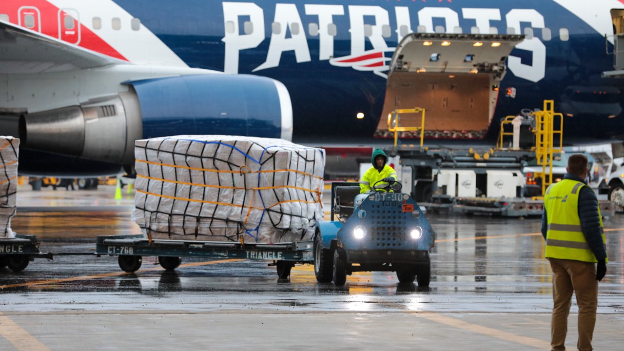 New England Patriots' Plane Delivers Masks From China