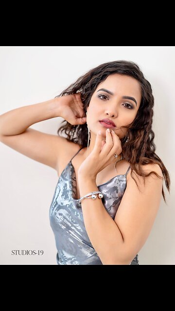 #Elegancepersonified #sirihanmanth #fordhee 🥰