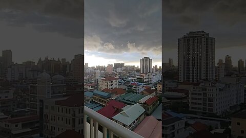 Rainy Season 🌧 Penh Cambodia 🇰🇭 #shorts #cambodia #phnompenh #expat #digitalnomads