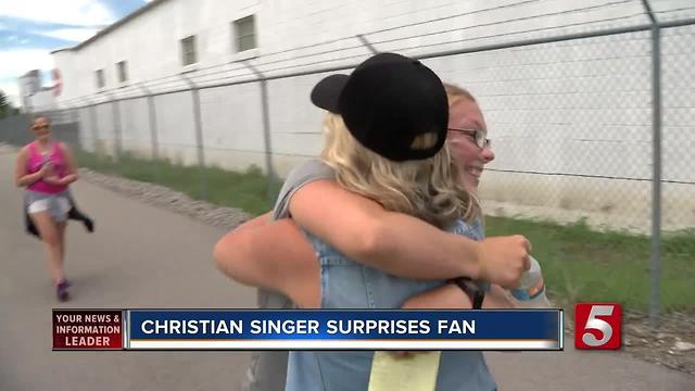 Singer Surprises Teen After 300 Mile Walk