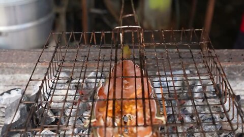 Eating Live Seafood in Pattaya Thailand