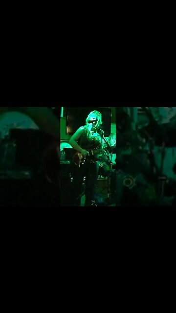 Pride And Joy- Stevie Ray Vaughan cover by Cari Dell- Austin Texas female lead guitarist