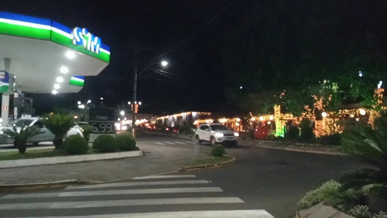 Um passeio noturno pelas ruas de Canela(RS)