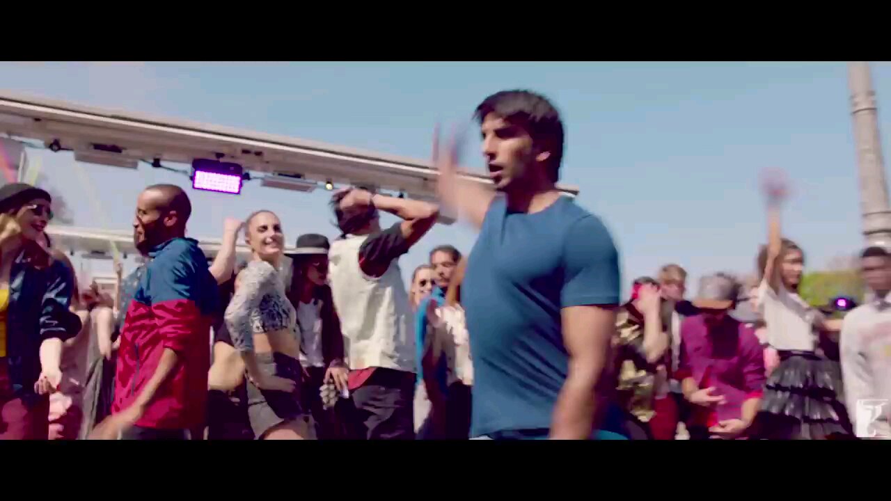 Nashesi Chad gai -Befikre ..Arijitsingh