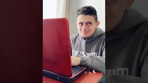 Me In Class Using My 2012 Laptop 📸 Itsurboysamer #Shorts