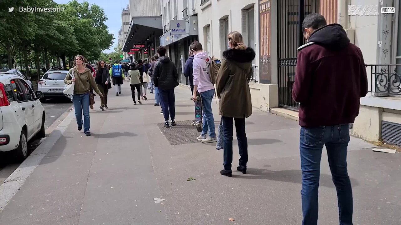 Stores reopen post-lockdown in France