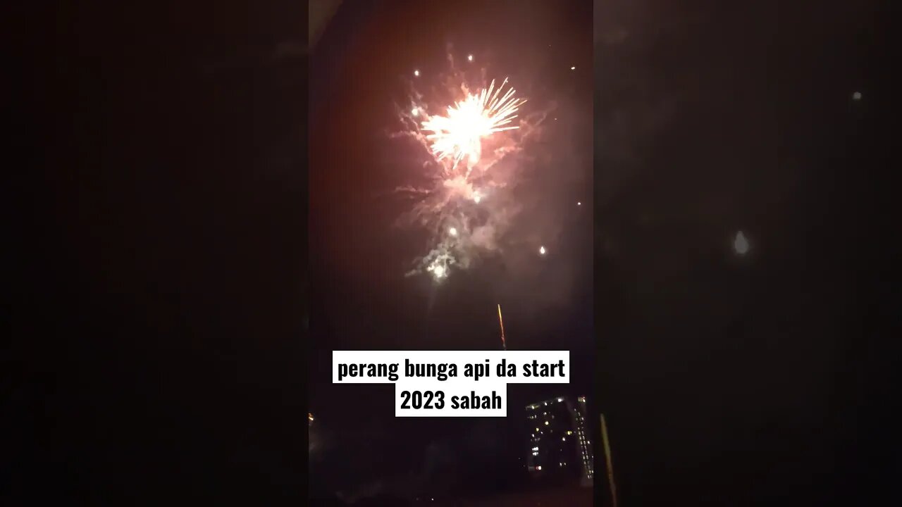 dekat depan rumah ketua kampung hungab belanja firework