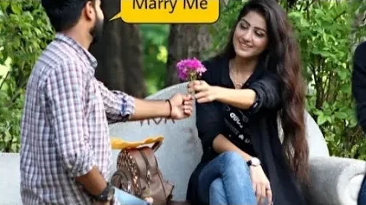 Propose a cute girl 😍😍😍😍😄😄😁😁 #viralvideo #funny #praposecutegirl #cute #comedyvideo