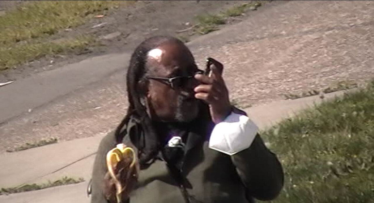 Gary Horton Wants Fingers Run Through His Dreadlocks...
