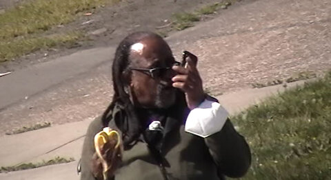 Gary Horton Wants Fingers Run Through His Dreadlocks...