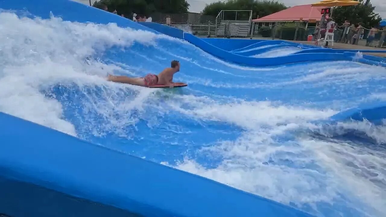 flowrider - Logan - 5 at Soak City, Kings Island