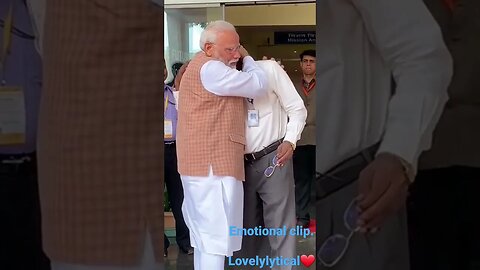 Emotional moment when PM Narendra modi hug ISRO cheif Dr. sivan crying. #youtubeshorts #youtube