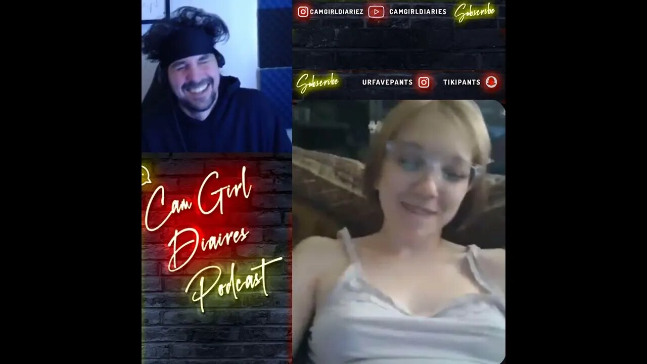 😲 Cam Girls Dump Pee On Their Head? 😲