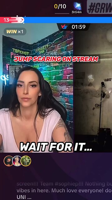 JUMP SCARE! 😳😂