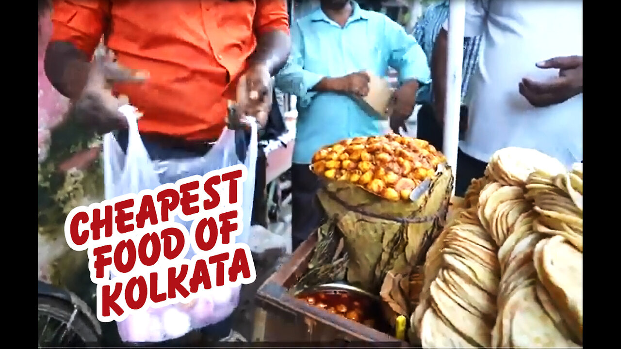 Cheapest Food Of Kolkata - Puri Aloo Dum With Soyabean & Chana Curry Only 25₹_- - Street Food India