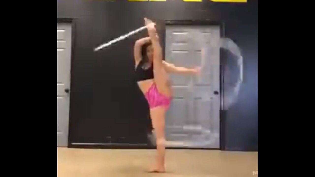 Queen of Hula Hooping (World Records!)