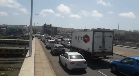 SOUTH AFRICA - Durban - Load shedding affecting traffic (Videos) (XNj)