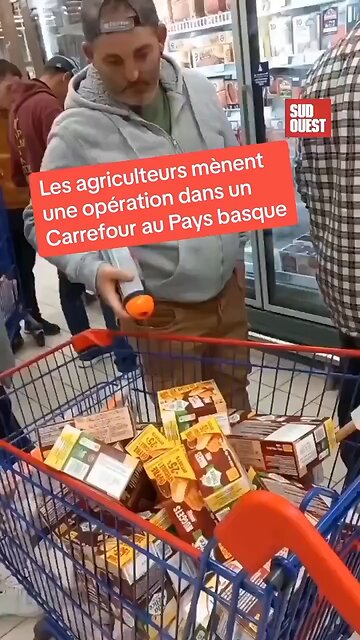 French farmers take the protest to the supermarket