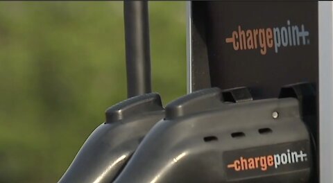Michigan congressman pushing for more electric vehicles with new bill in Congress
