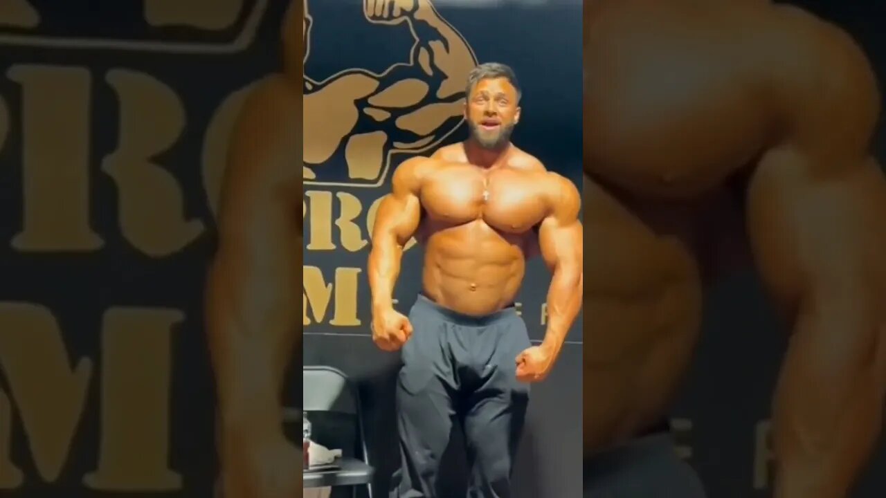 REGAN GRIMES IFBB PRO POSANDO ANTES DO ARNOLD CLASSIC OHIO | BODYFITLIONS