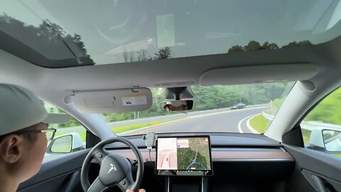 一镜到底，#TeslaFSDbeta 从Costco买菜回家，0接管。给了3次电门，因为犹豫不决太慢。#特斯拉全自动驾驶测试。欢迎发表评论。