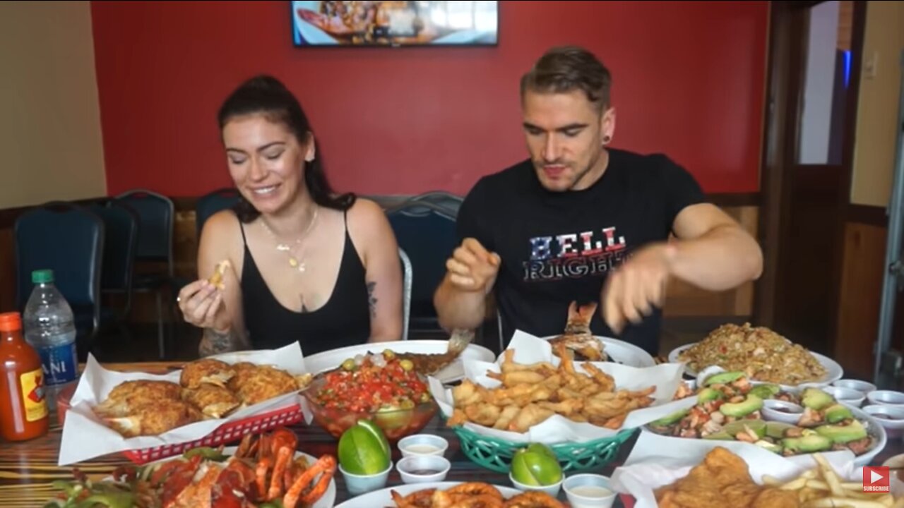 TEXAS SIZED SEAFOOD FEAST | Lobster, Shrimp, Crab, Oysters, Fried Fish | Seafood Mukbang Houston TX