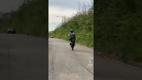 STAND UP WHEELIES