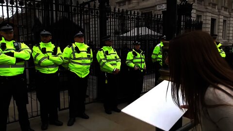 POLICE OFFICER AGREES THERE ARE PROBABLY PAEDOPHILES IN SIDE NUMBER 10 #WORLDWIDEFREEDOMRALLY