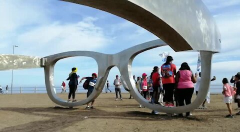 SOUTH AFRICA - Cape Town - The Big Walk (Video) (z3v)
