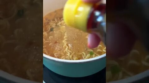 I tried Peanut Butter Ramen #PeanutButterRamen #ShinRamyun #InstantRamen