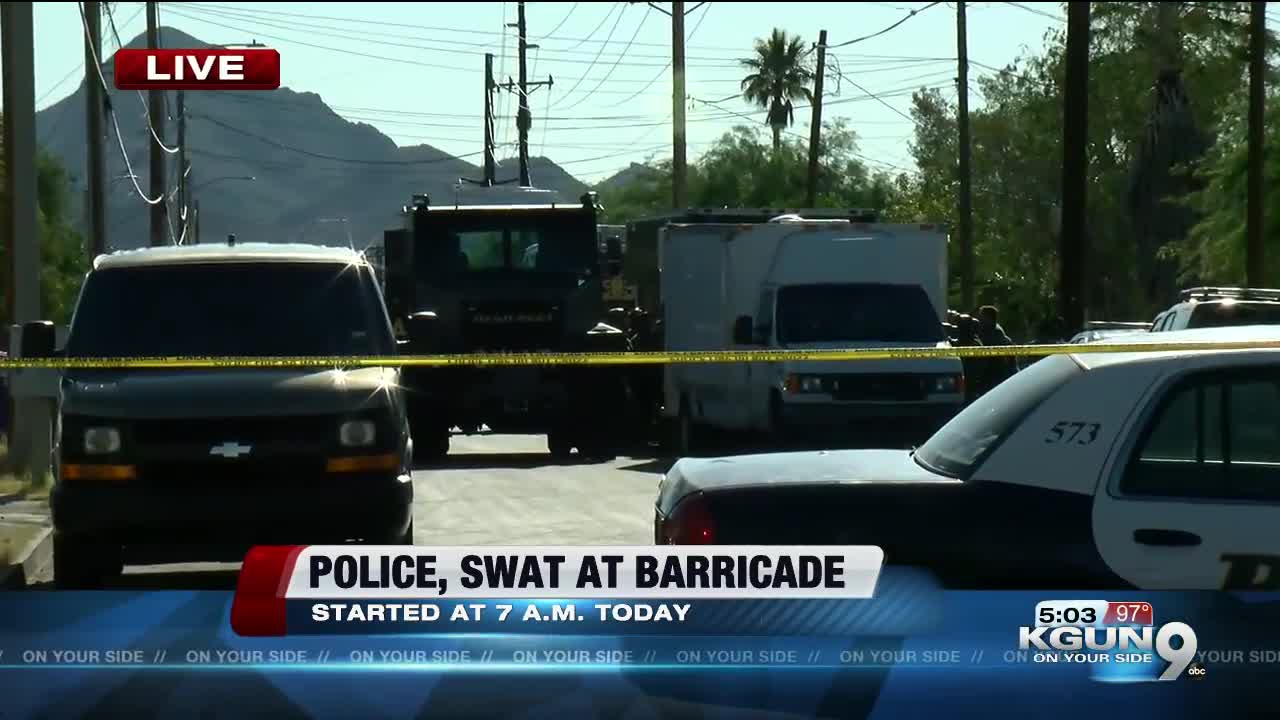 Tucson SWAT respond to barricade situation on south side, suspect in custody