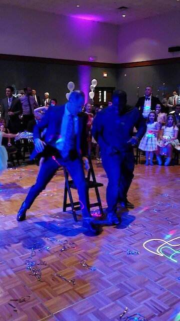 Most epic conclusion to musical chairs that you'll ever see