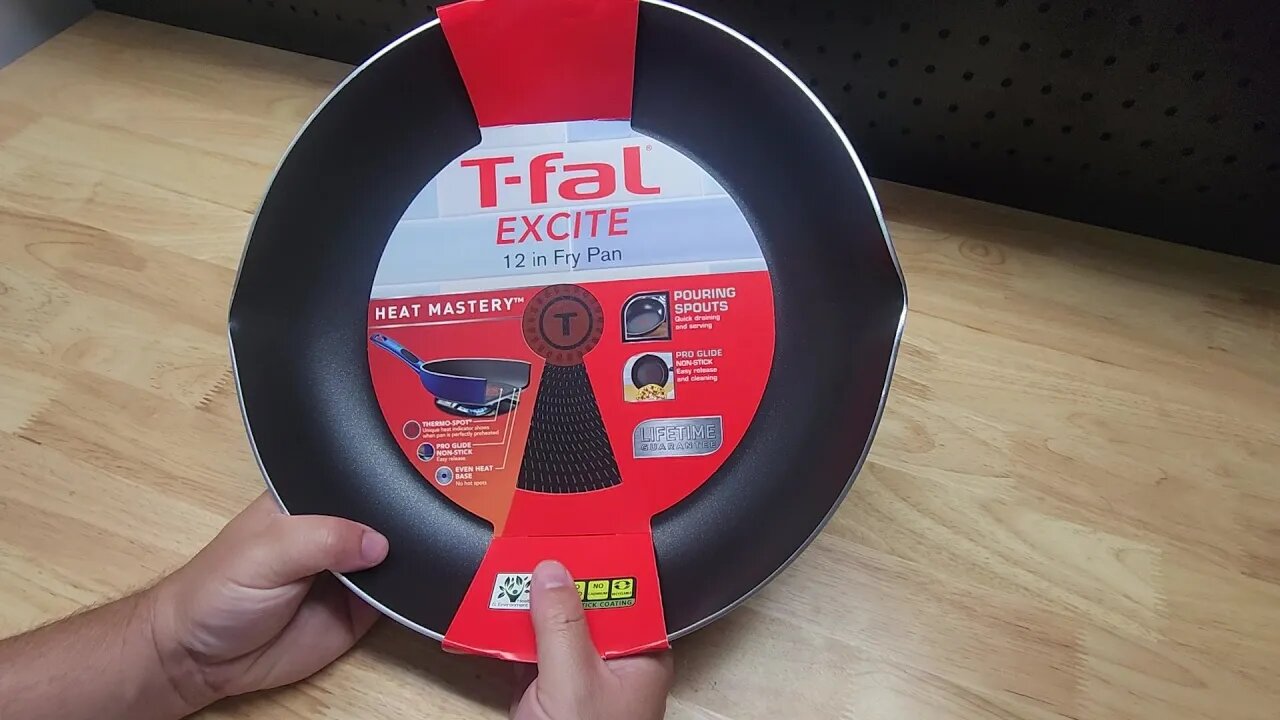 This Fry Pan Has An AMAZING Feature, Its Not What You Think!