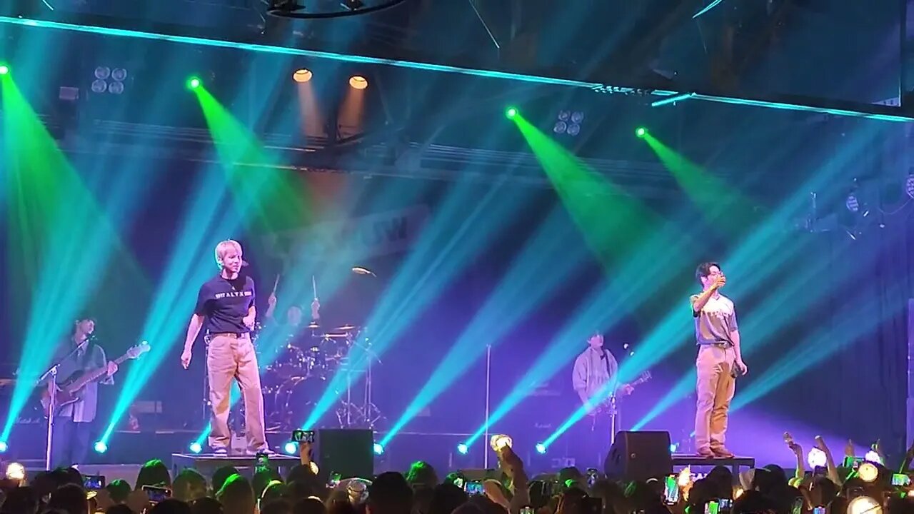 N.Flying in Houston song Needs ID