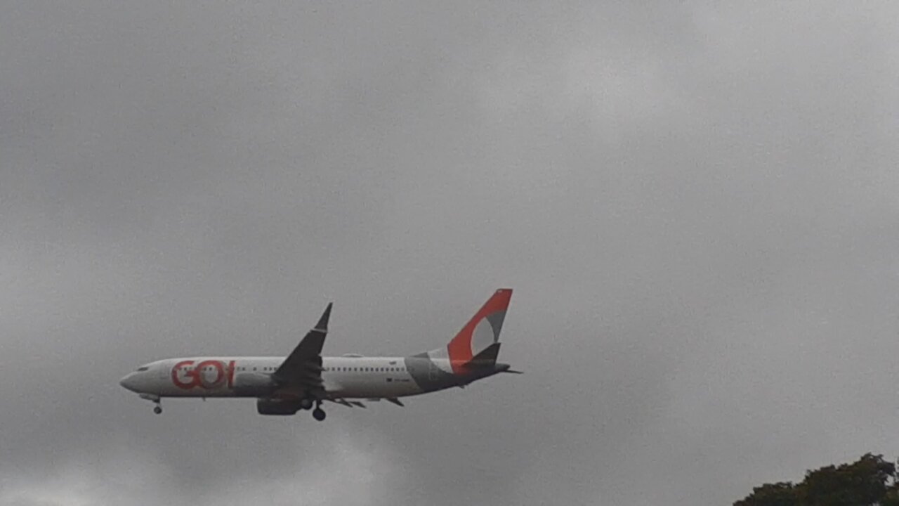 Boeing 737 MAX 8 PR-XME on final approach coming from Guarulhos before to land in Manaus