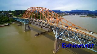 Pattullo bridge and Pattullo train bridge