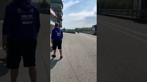 😱 CRAZY FAST WHEEL CHANGE !! Best Yamaha R1 motogp bike #shorts