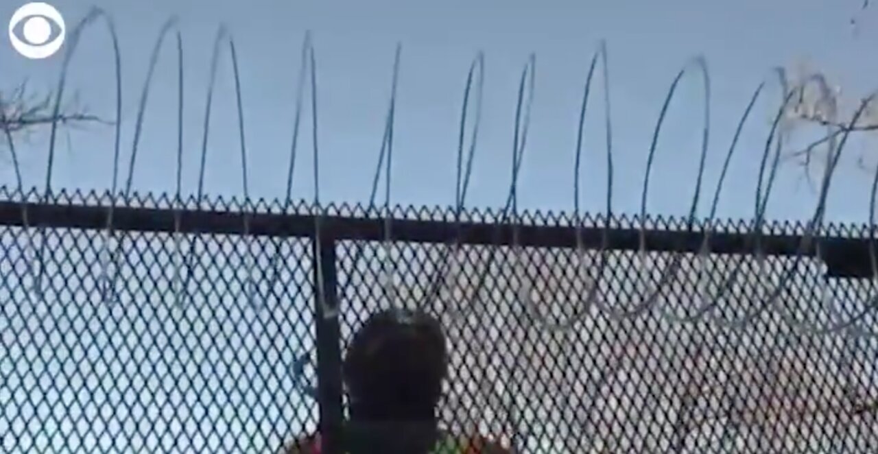 Barbed wire being added to fences around the U.S. Capitol