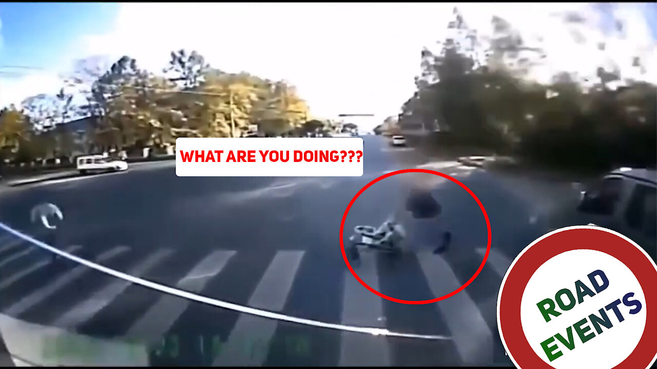 Knocked down a baby in a stroller horror 😱