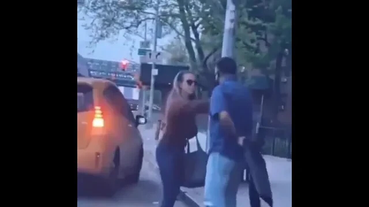 nyc taxi driver TKO woman