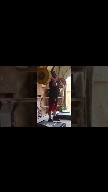 140 kg / 308 lb - Rack Jerk Triple
