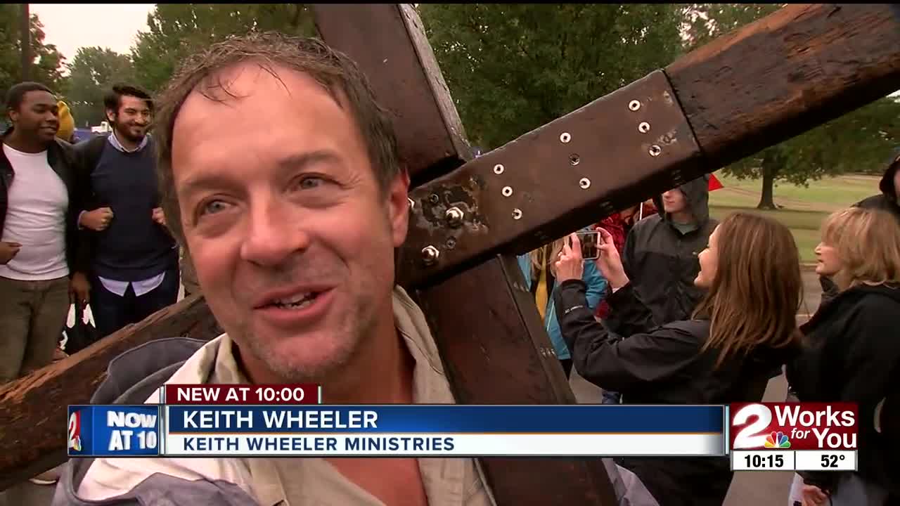 Tulsa missionary walks 24,901 miles with cross on his back
